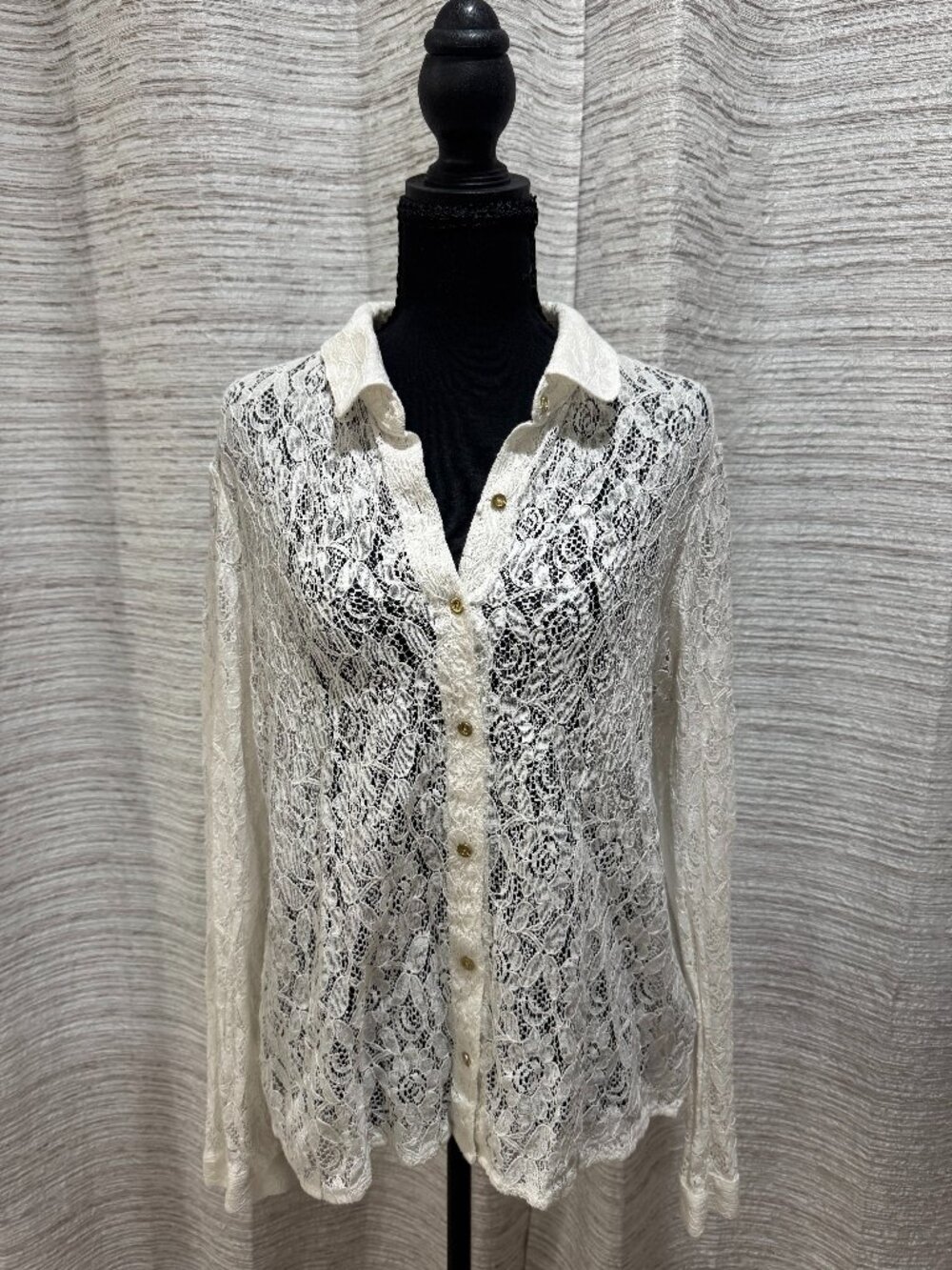 Lauren Conrad White Floral Lace Button Up Size Large